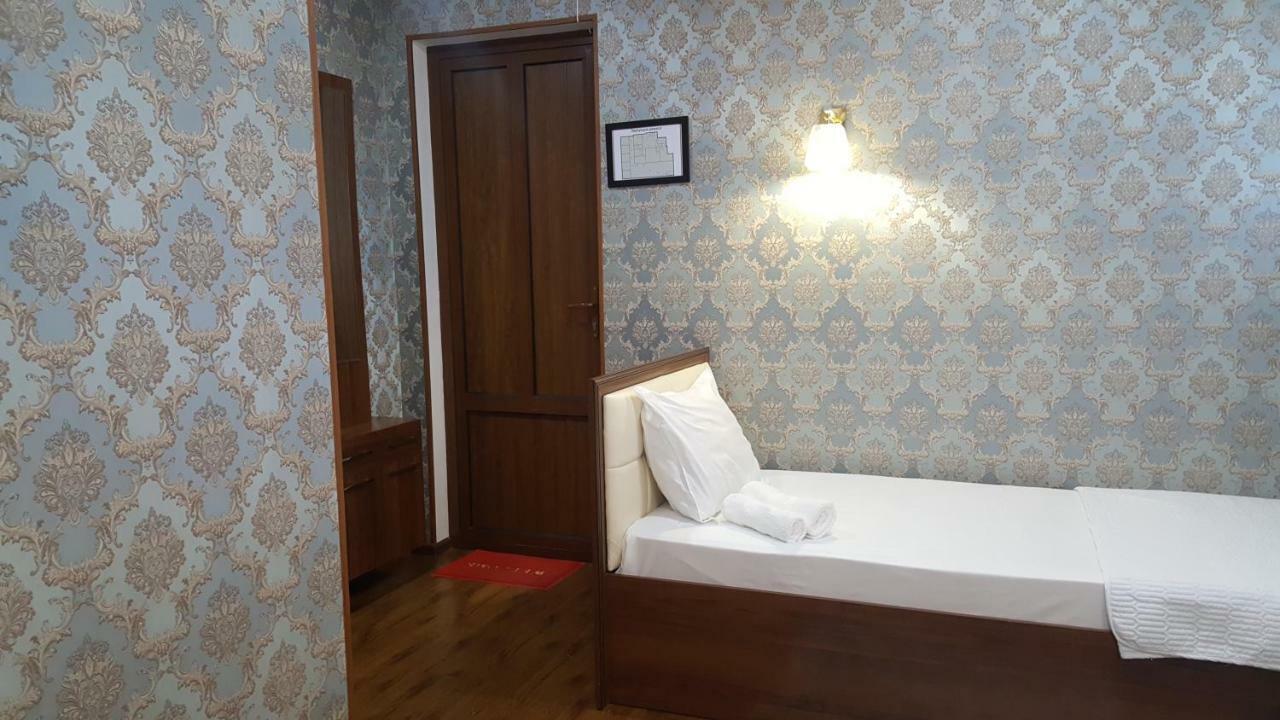 Rohat Hotel Kokand Bagian luar foto